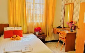 Hotel Embassy